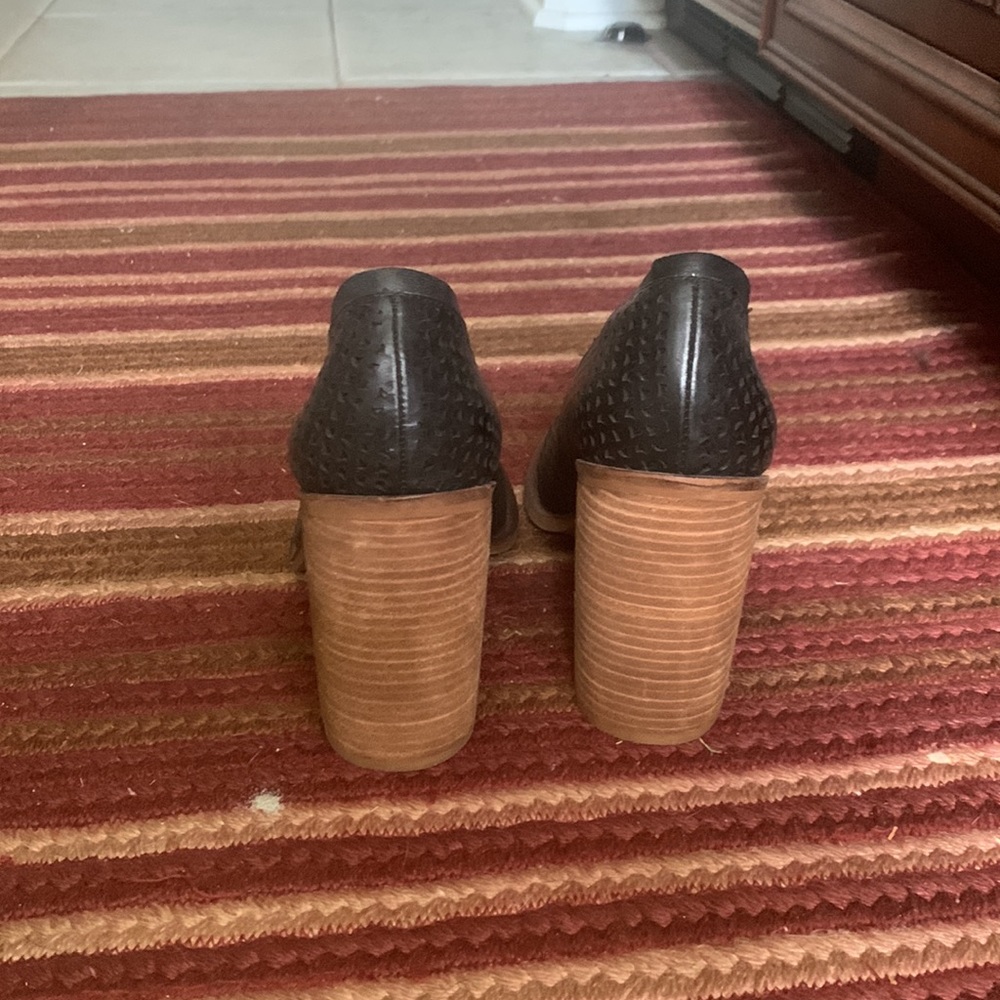 Nice Shoes - image 2